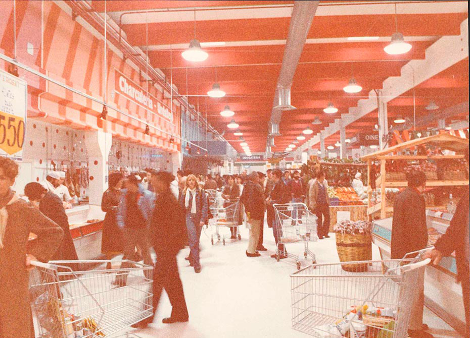 Imatge històrica de primer supermercat EROSKI de Vitòria.